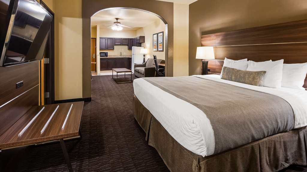 Best Western Plus Hill Country Suites - photo 7