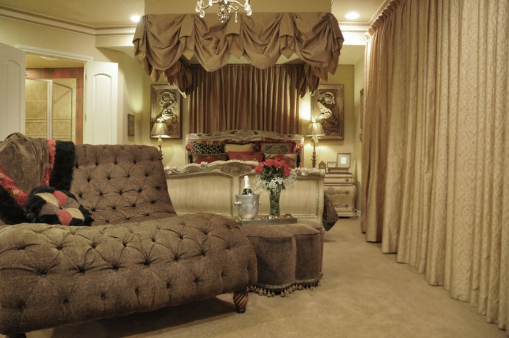 Two Hearts Inn in Edmond, United States