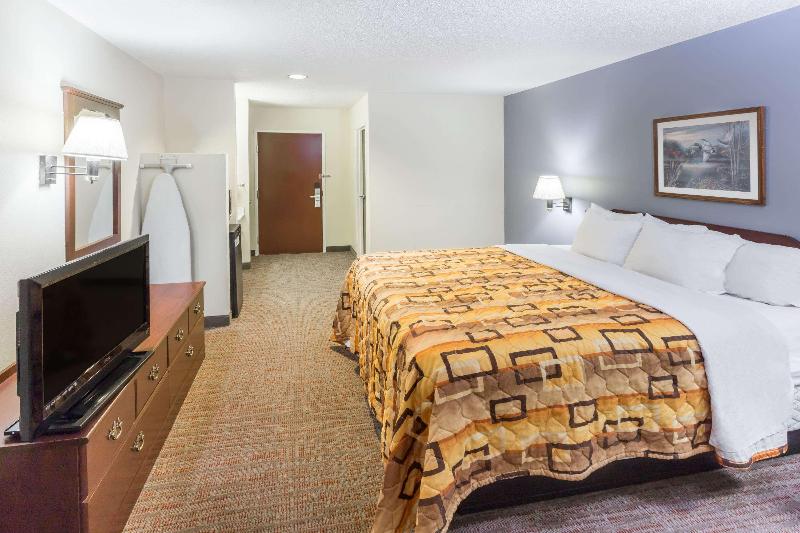 Days Inn by Wyndham Rayne Crowley - photo 11