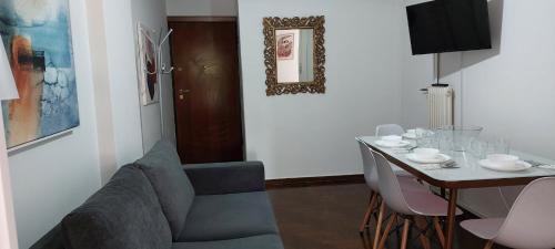 Magnolia Apartment 4BD 1.5 BT — 4-Star Luxury Hotel in Athens, Greece