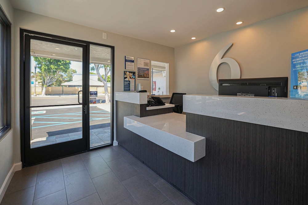 Tustin Motor Lodge - photo 3