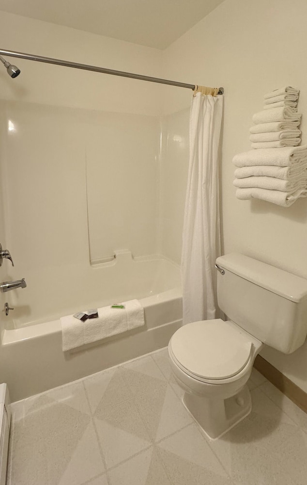 Young's Motel - photo 31