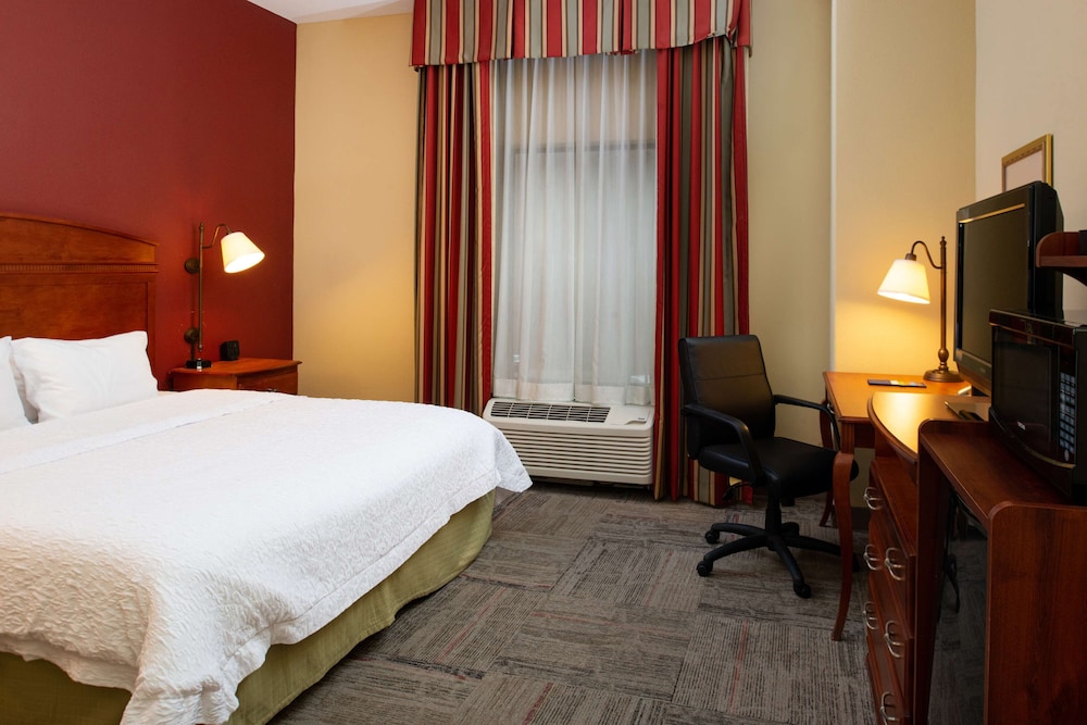 Hampton Inn Kansas City Northeast - photo 25