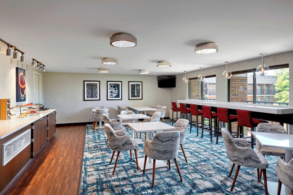 Sheraton Milwaukee Brookfield Hotel - photo 35