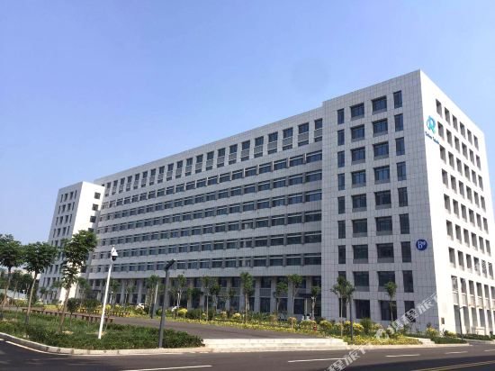 Zhongyuan Liuhu Apartment Hotel — 4-Star Luxury Hotel in Dezhou, People's Republic of China