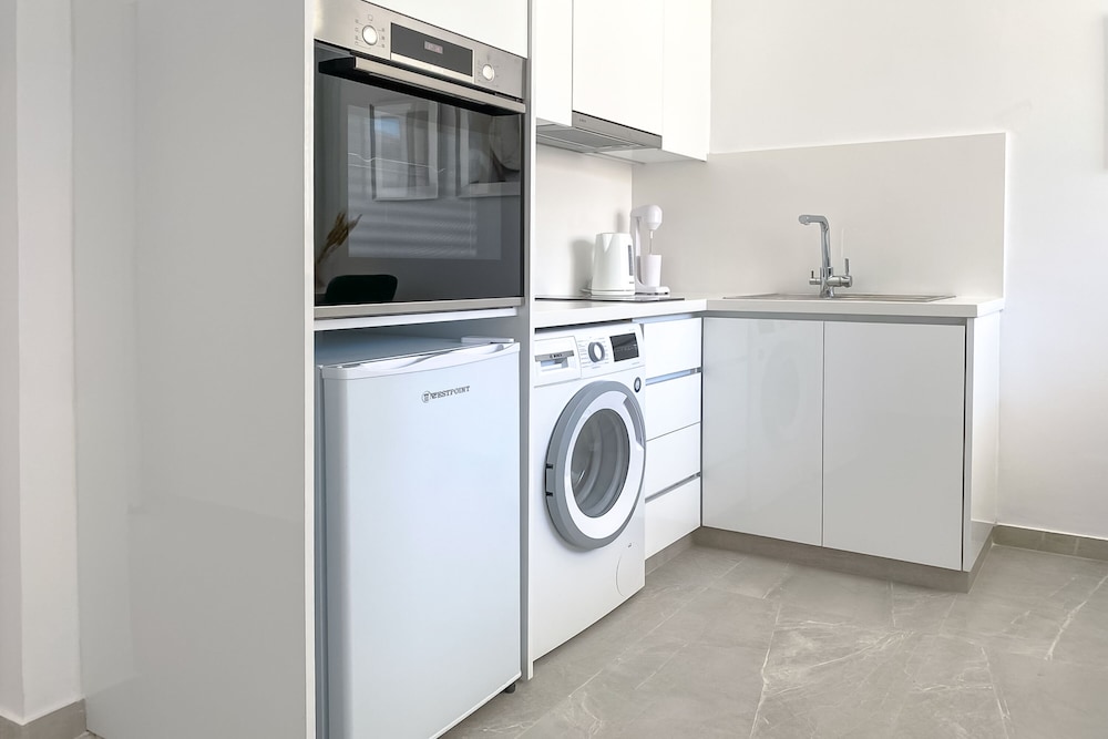 Phaedrus Living: Limnaria Luxury Flat Ivy 121