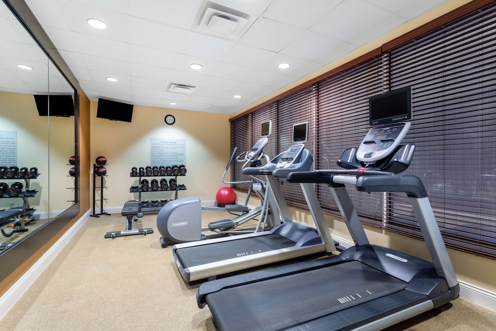 Hilton Garden Inn Islip MacArthur Airport - photo 20
