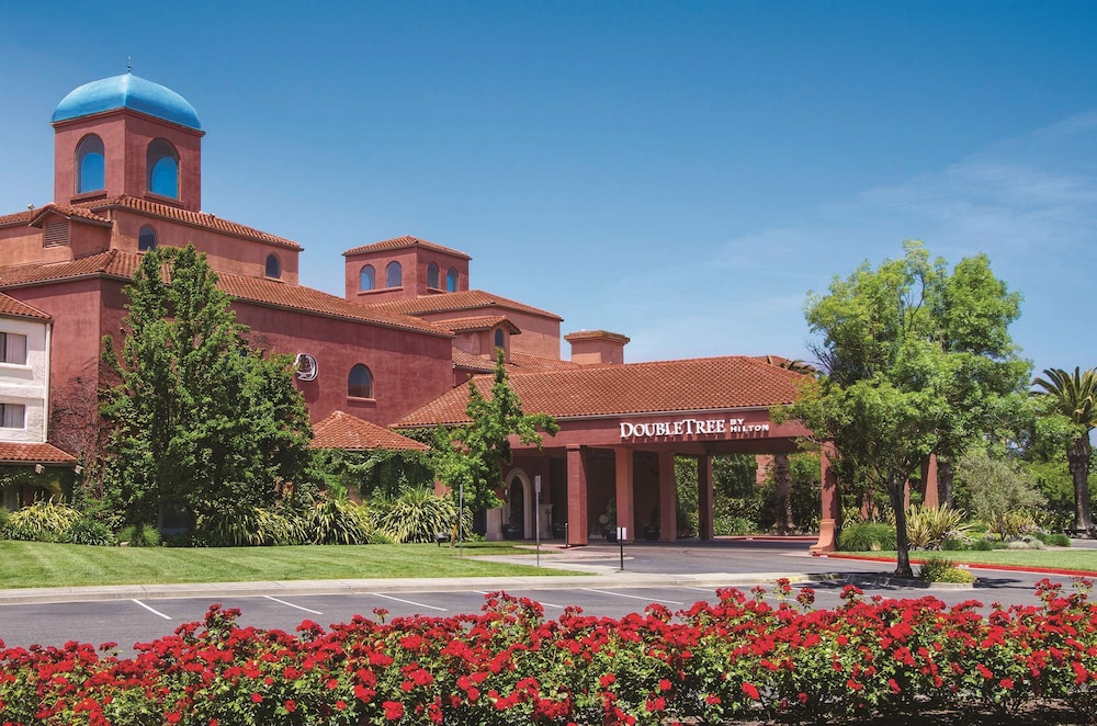 DoubleTree by Hilton Sonoma Wine Country - photo 2