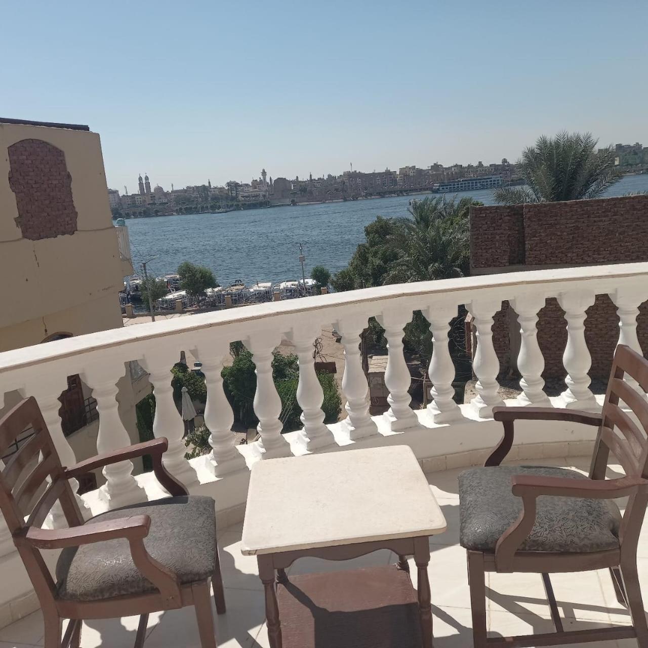 Nile Sunrise Flats And Rooms