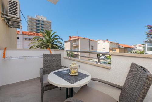 Apartmani Mona — 4-Star Luxury Hotel in Makarska, Croatia