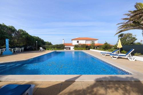 Alto Da Praia Villa — 4-Star Luxury Hotel in Colares, Portugal