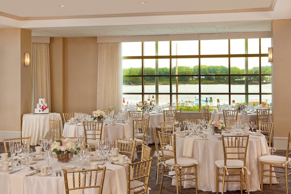 Sheraton Portsmouth Harborside Hotel - photo 3