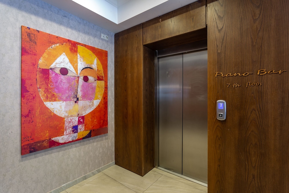 Elevator