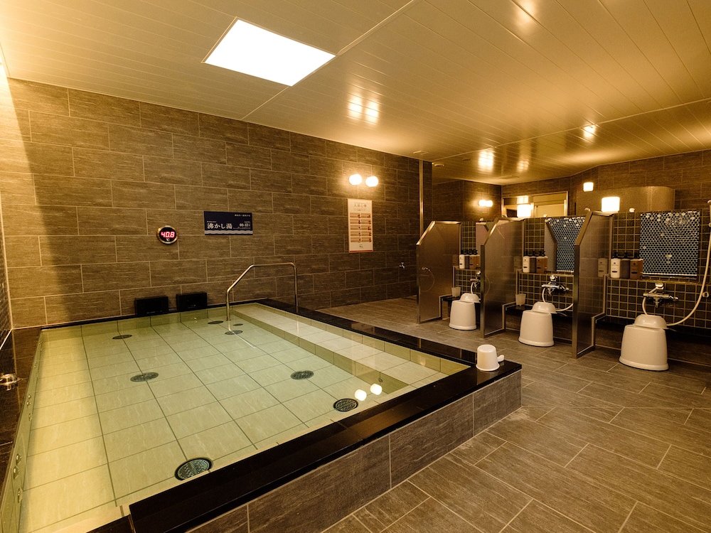 Tennen Onsen Matsuyama New Grand Hotel in Matsuyama, Japan