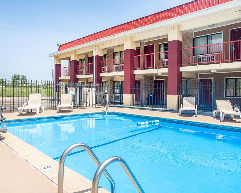 Econo Lodge Kearney Liberty - photo 27