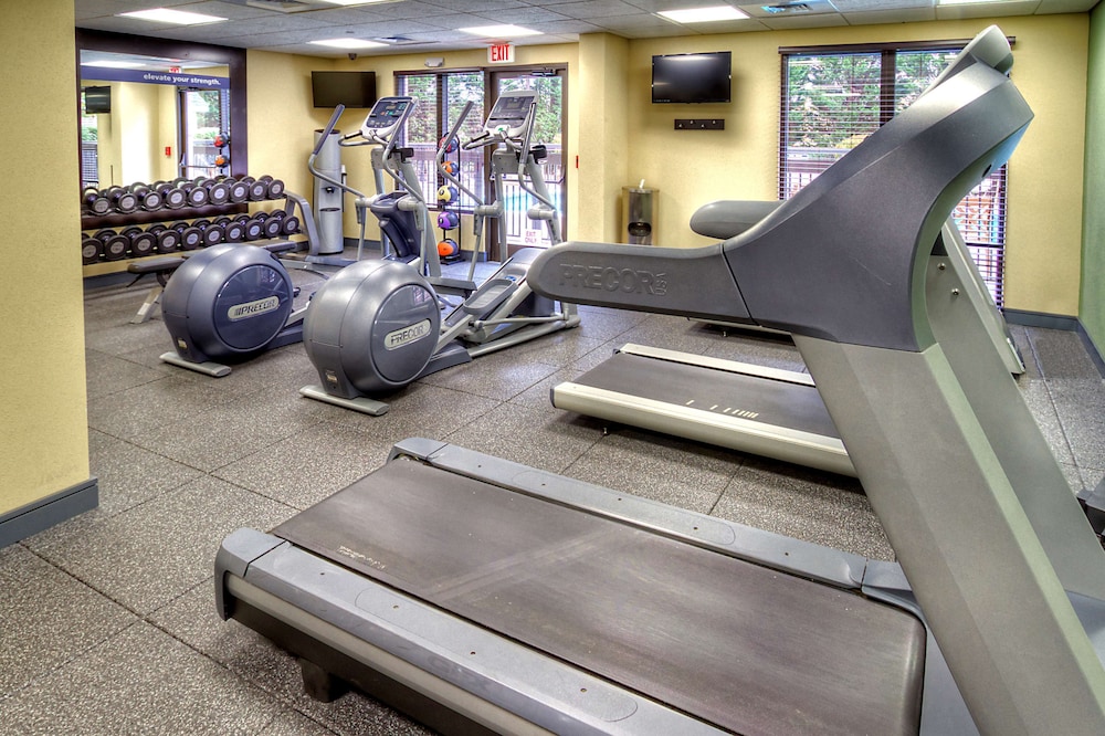 Hampton Inn & Suites Asheville Airport - photo 35
