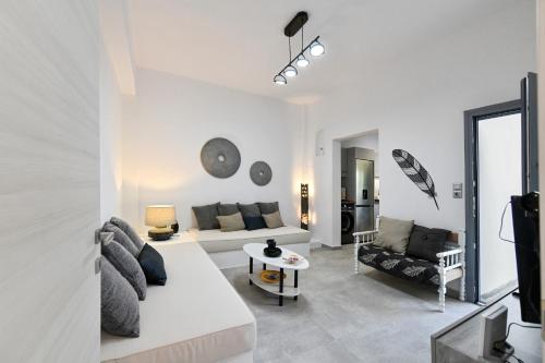 Diamond a Modern And Stylish House Near the Shops And Restaurants in Korissia — 4-Star Luxury Hotel in Kea, Greece