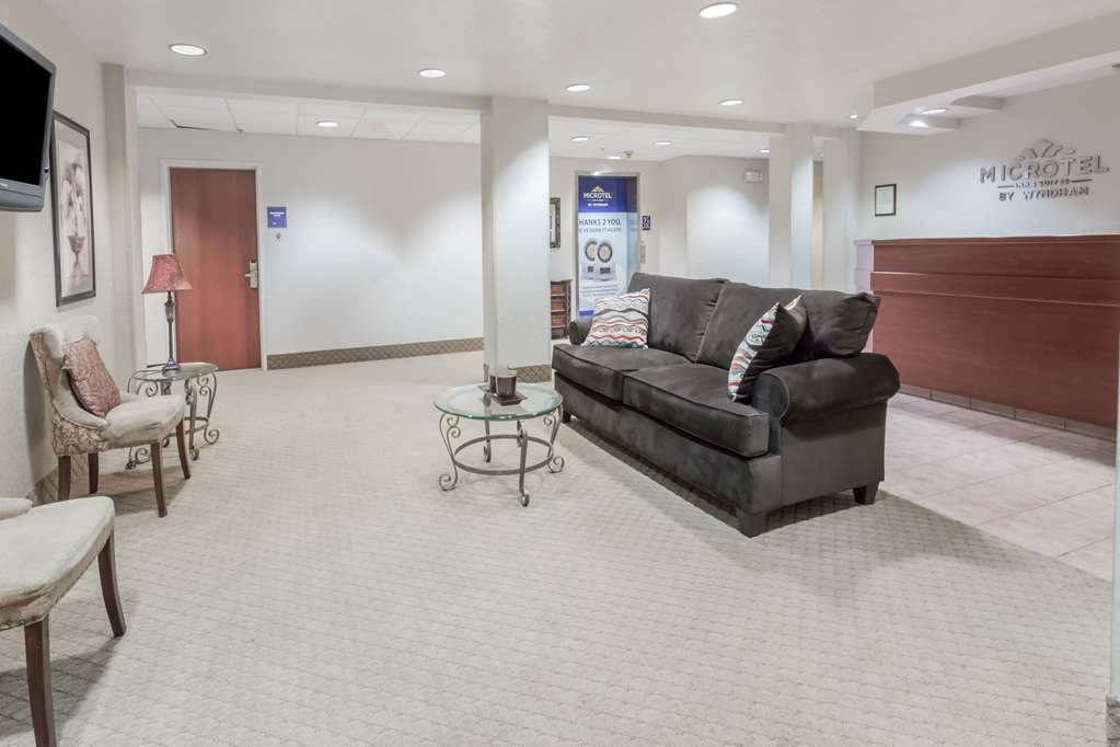 Microtel Inn & Suites by Wyndham Marianna - photo 3