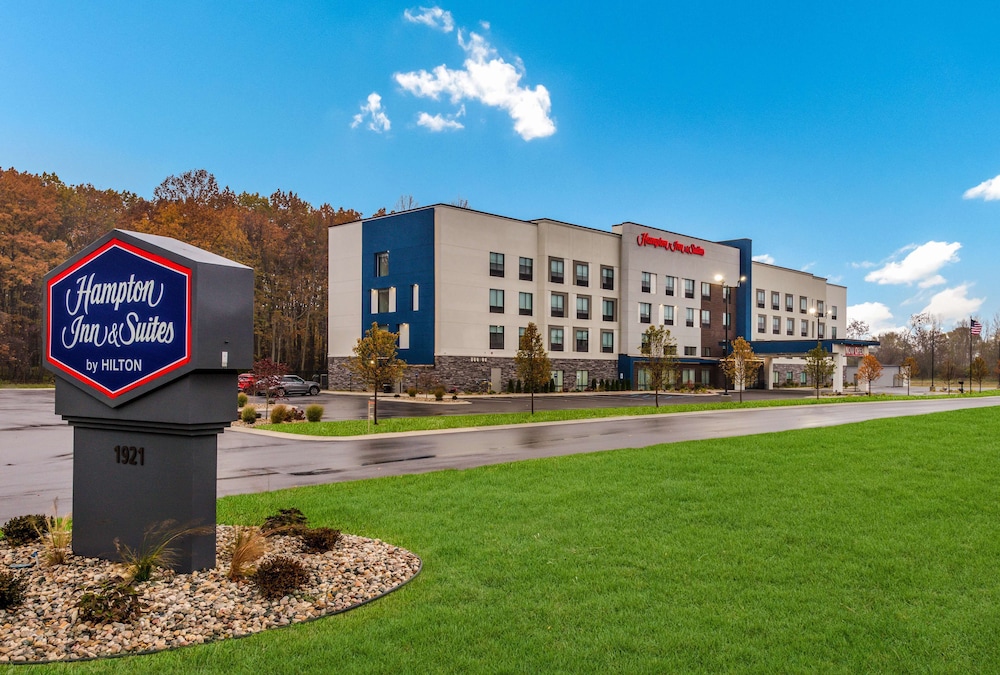 Hampton Inn & Suites Benton Harbor - featured photo