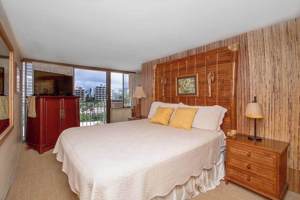 Diamond Head Beach Hotel - photo 21