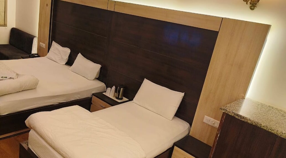 Hotel Eminent — Agra — photo 3