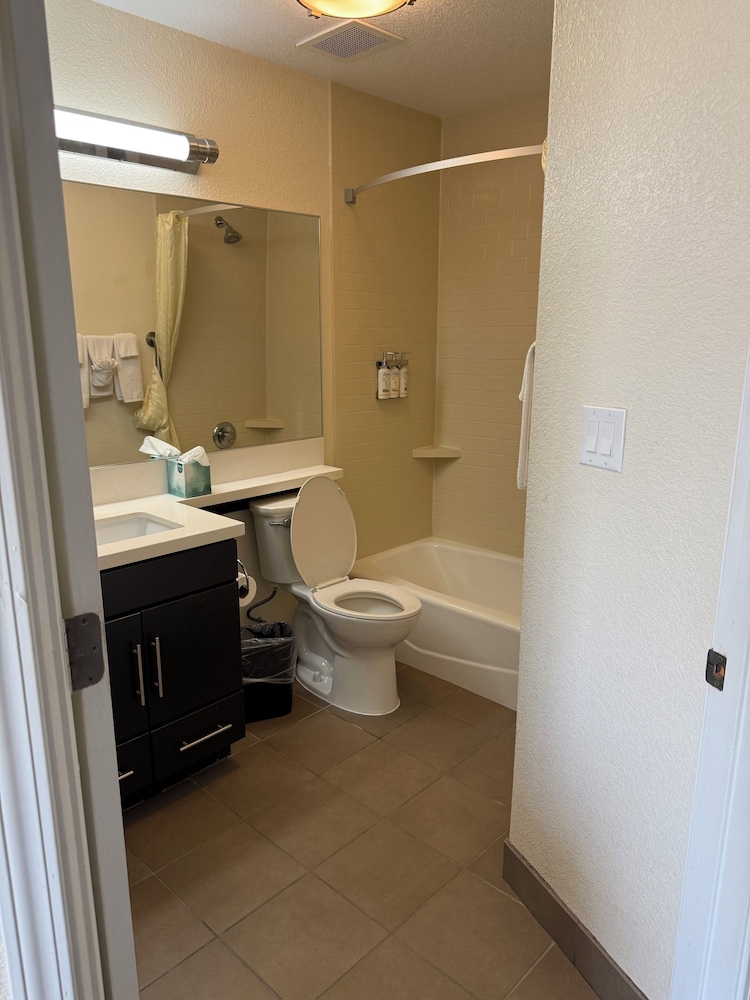 Candlewood Suites Cotulla by IHG - photo 11