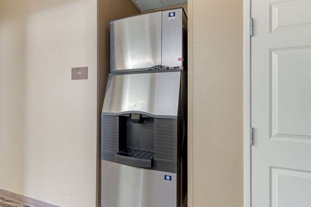Comfort Suites Normal University area - photo 27