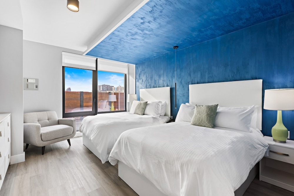 Global Luxury Suites at The Arches - photo 14