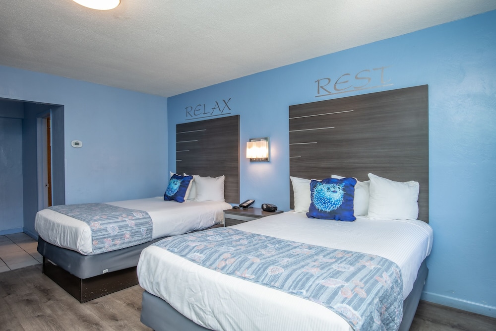 Aqua Breeze Inn - photo 13