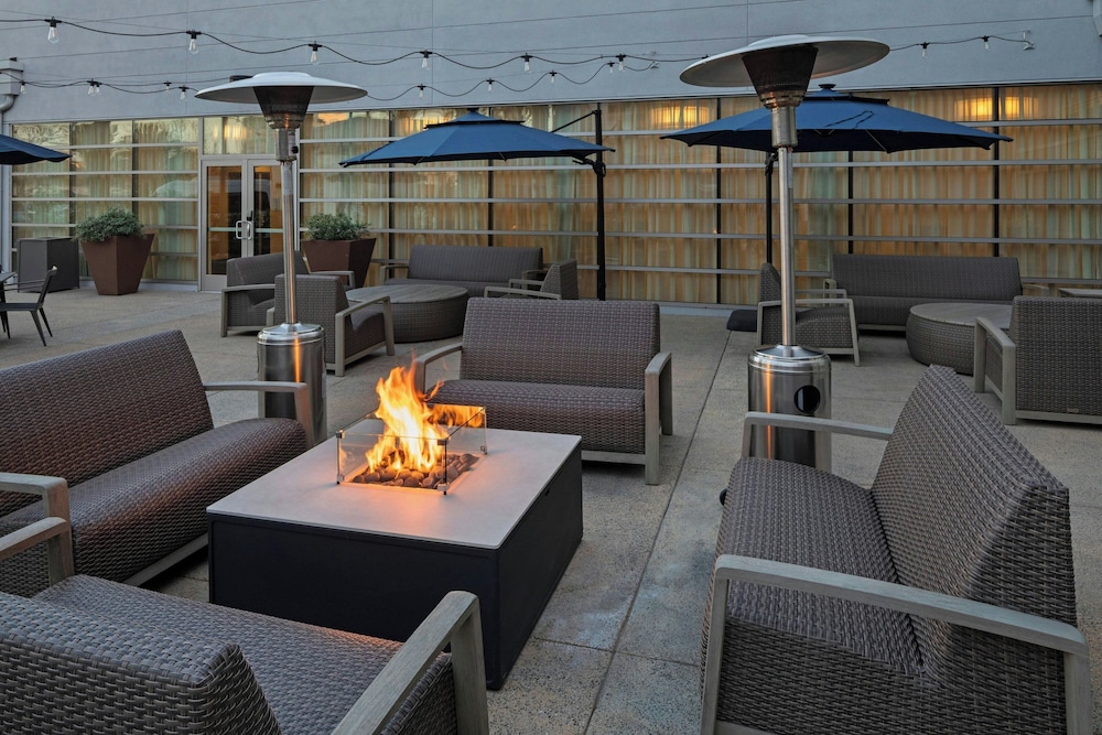 Courtyard by Marriott Long Beach Airport - photo 50