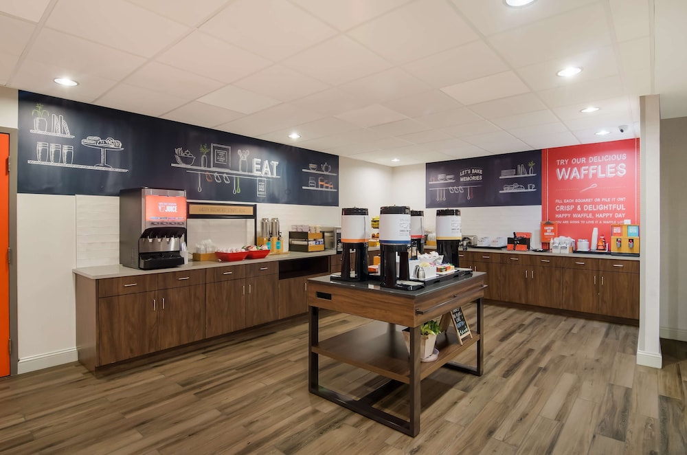 Hampton Inn Wilson Downtown - photo 44