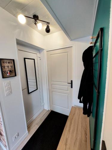 Cocon Sous Le Toit in Carignan, France