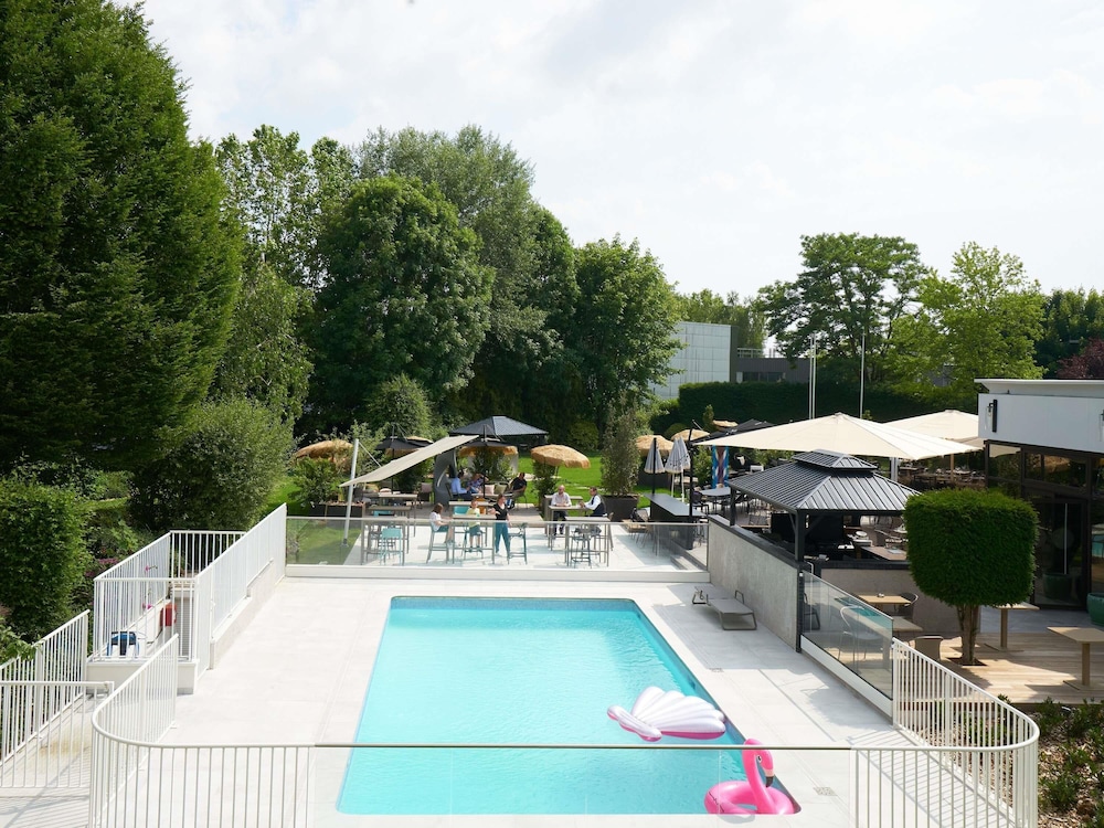 Novotel Marne Vallee Collegien — 4-Star Luxury Hotel in Collegien, France