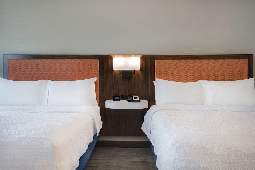 Hampton Inn & Suites Yonkers - photo 9