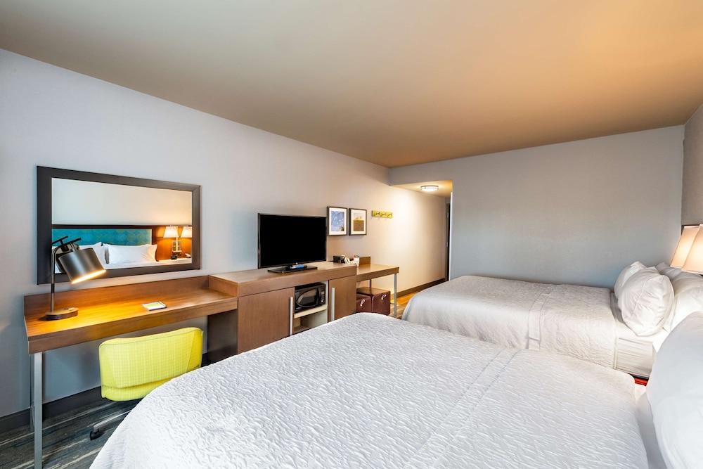 Hampton Inn & Suites Keller Town Center - photo 10