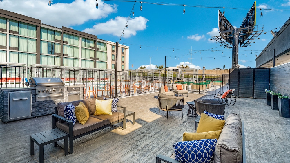 Staybridge Suites Dallas Market Ctr Love Field by IHG - photo 45