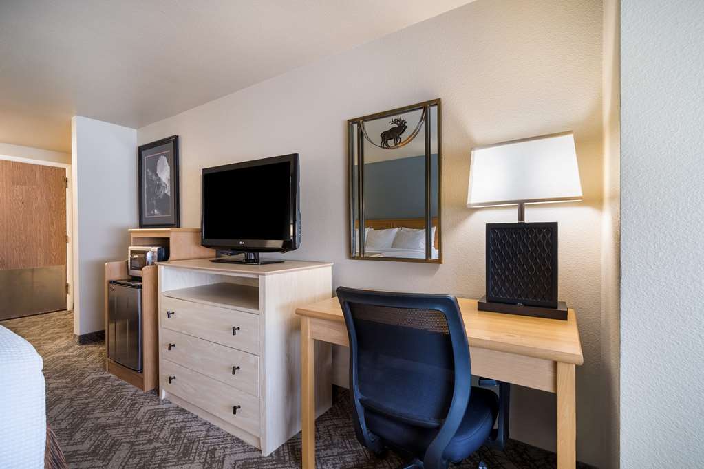 Best Western Golden Spike Inn & Suites - photo 20