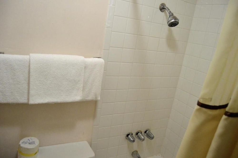 Americas Best Value Inn Warrenton - photo 12