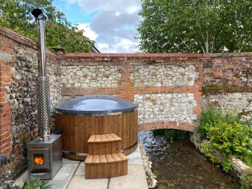 The Old Chequers Hot tub & Games room in Fakenham, United Kingdom