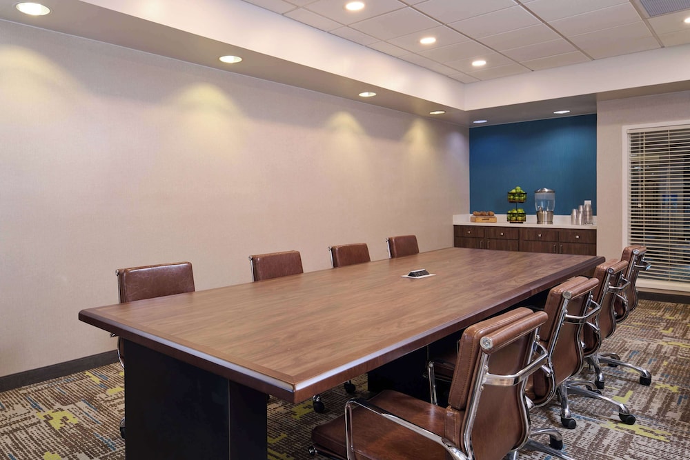 Hampton Inn Anchorage - photo 17