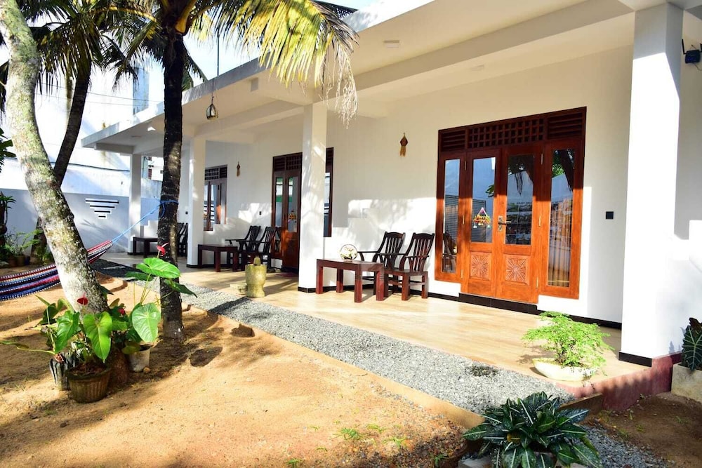 Aliya Aliya Hotel Hikkaduwa in Hikkaduwa, Sri Lanka