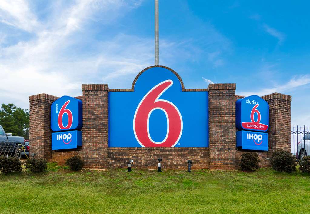 Motel 6 Lagrange GA - featured photo