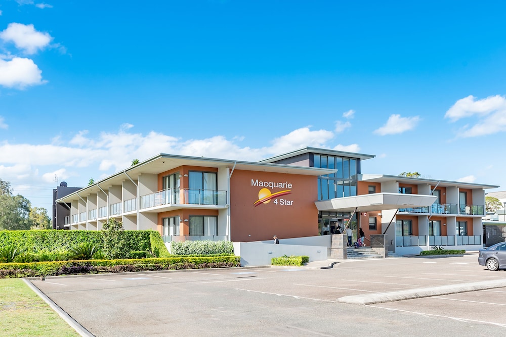 Macquarie 4 Star - carbon neutral hotel in Argenton