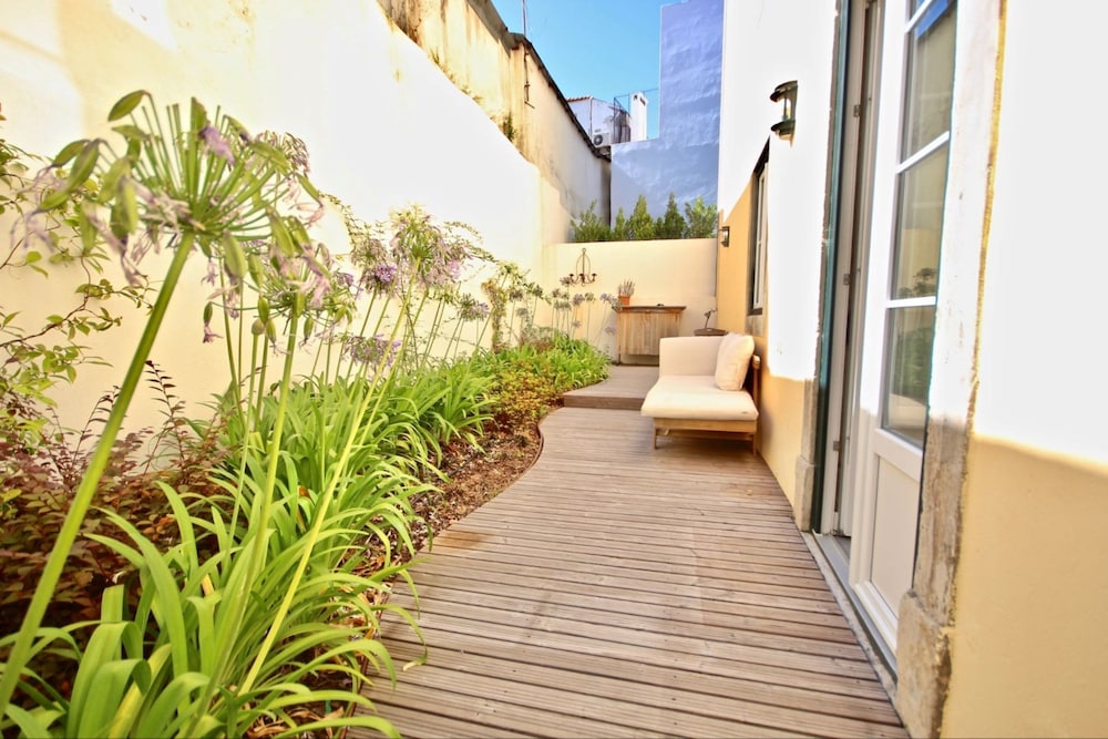 Akicity Lisboa Graça Iris II in Lisbon, Portugal