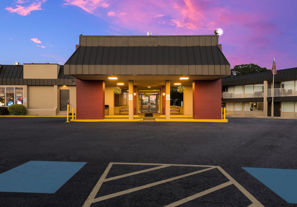 Red Roof Inn Reading - photo 33