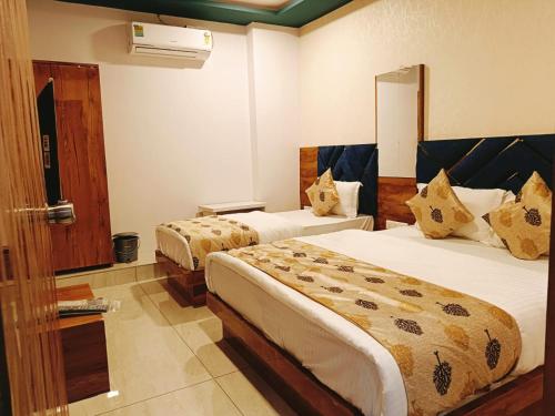 Hotel Maan Palace in Vadodara, India