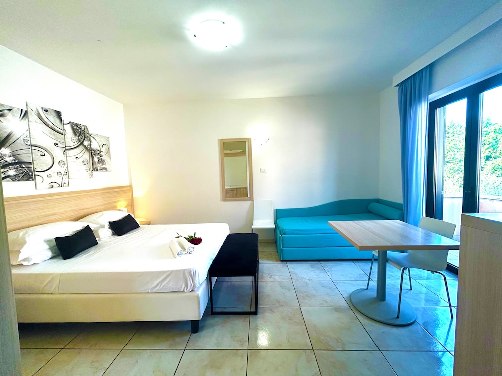 Hotel Park Village — 4-Star Luxury Hotel in Rossano, Italy