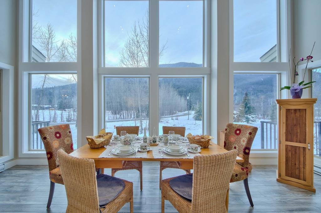 Peaks Bed And Breakfast — 4-Star Luxury Hotel in Chase, Canada
