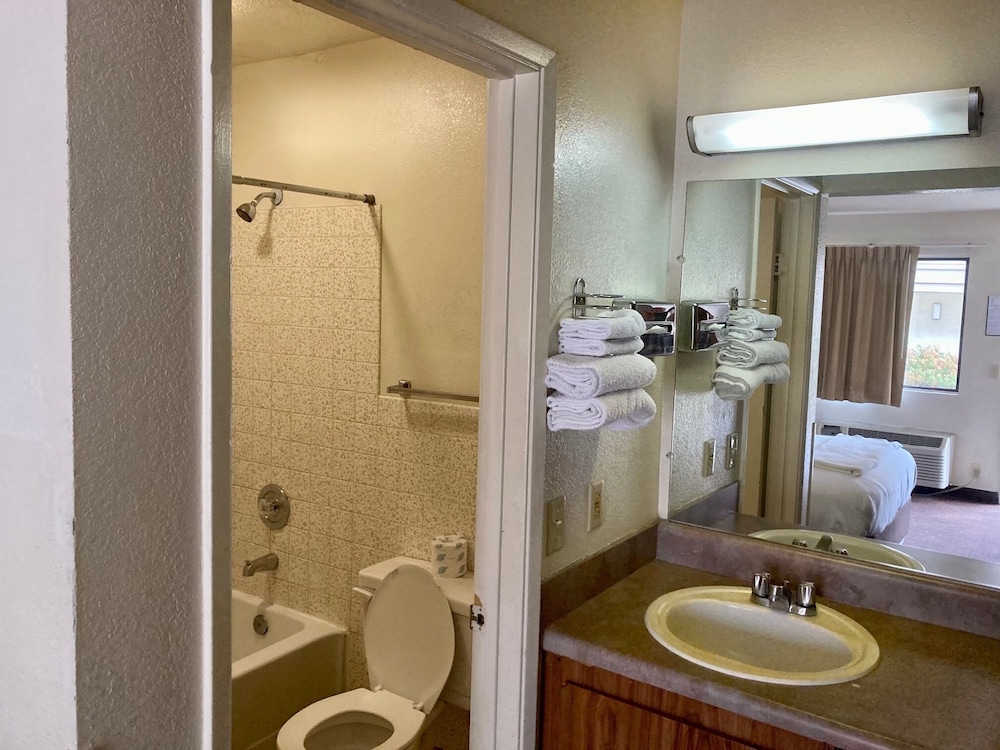 Premier Inns Concord - photo 10