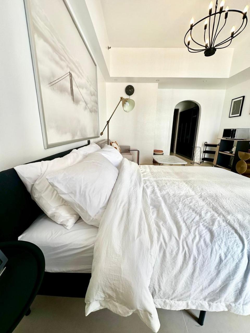 Cozy Laura at Ace Plaza pet-friendly hotel Pasig City